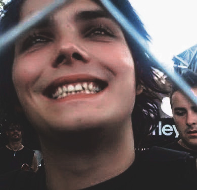 Gerard Way smiling