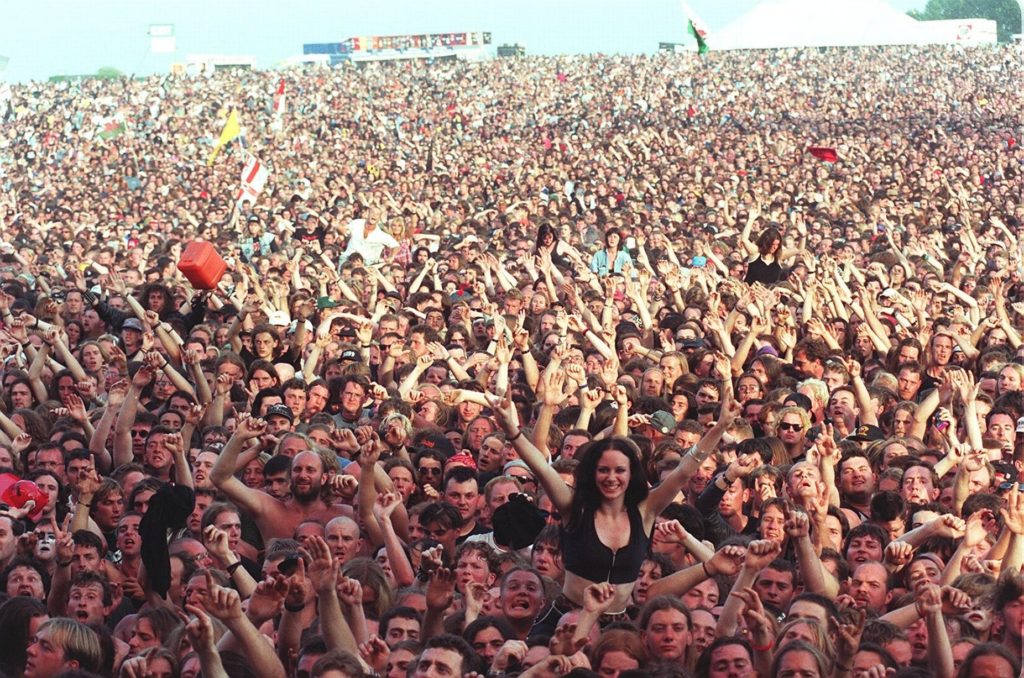 Crwod at the last Monsters of Rock festival in 1991